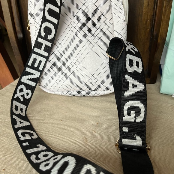 Cute Crossbody purse - Picture 2 of 3